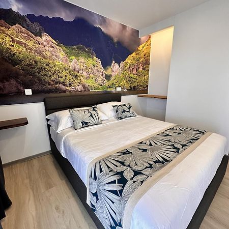 Ononui Lodge Airport, Ocean-View, Private Bathroom And Balcony, Free Wifi And Parking, On-Site Car Rental Faaa Exteriör bild