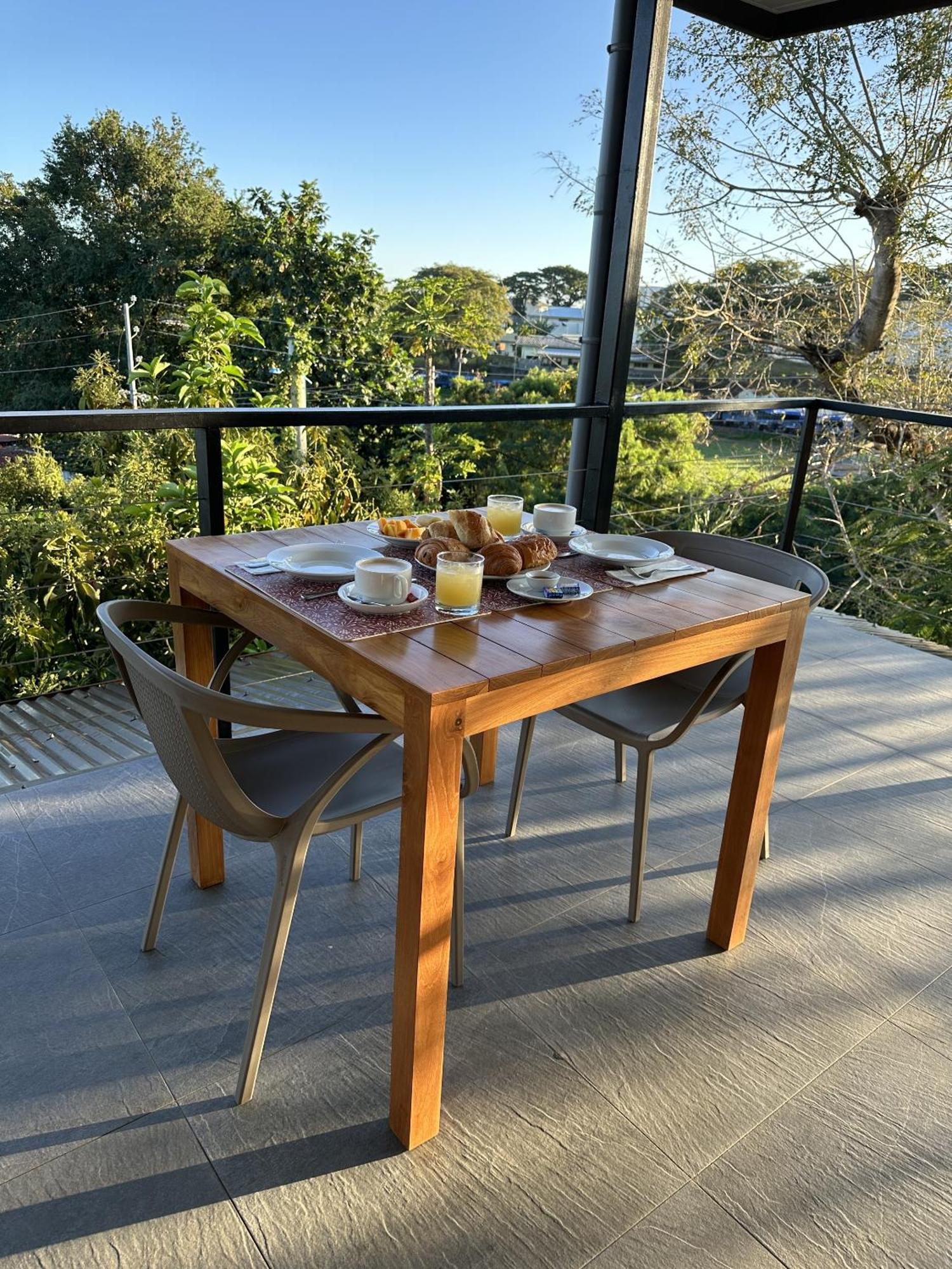 Ononui Lodge Airport, Ocean-View, Private Bathroom And Balcony, Free Wifi And Parking, On-Site Car Rental Faaa Exteriör bild
