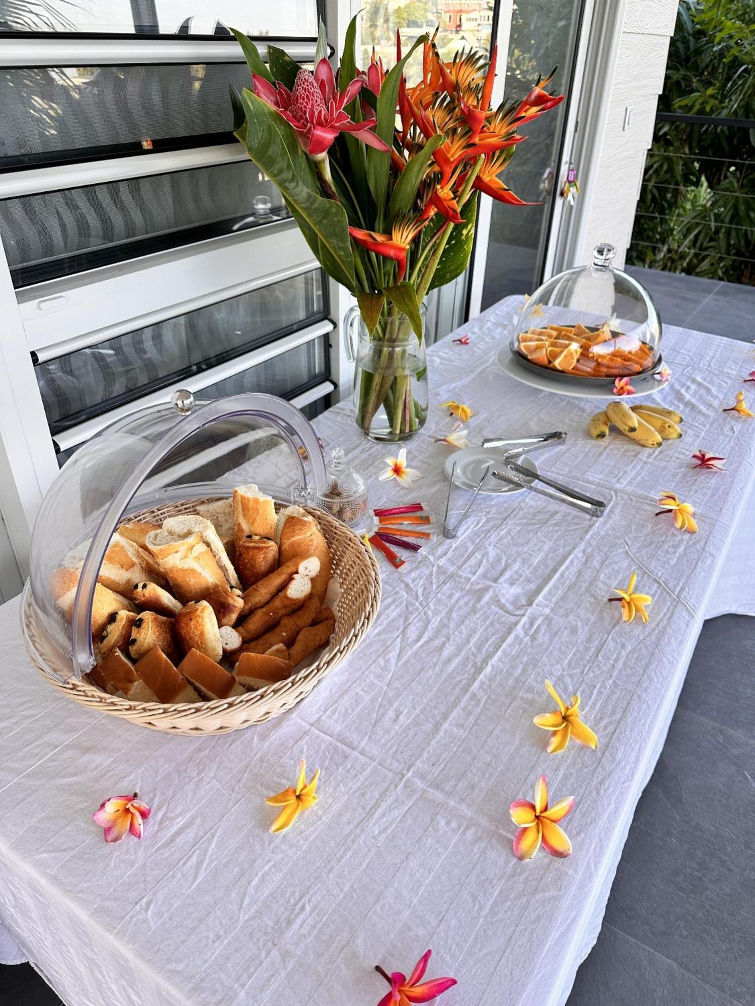 Ononui Lodge Airport, Ocean-View, Private Bathroom And Balcony, Free Wifi And Parking, On-Site Car Rental Faaa Exteriör bild