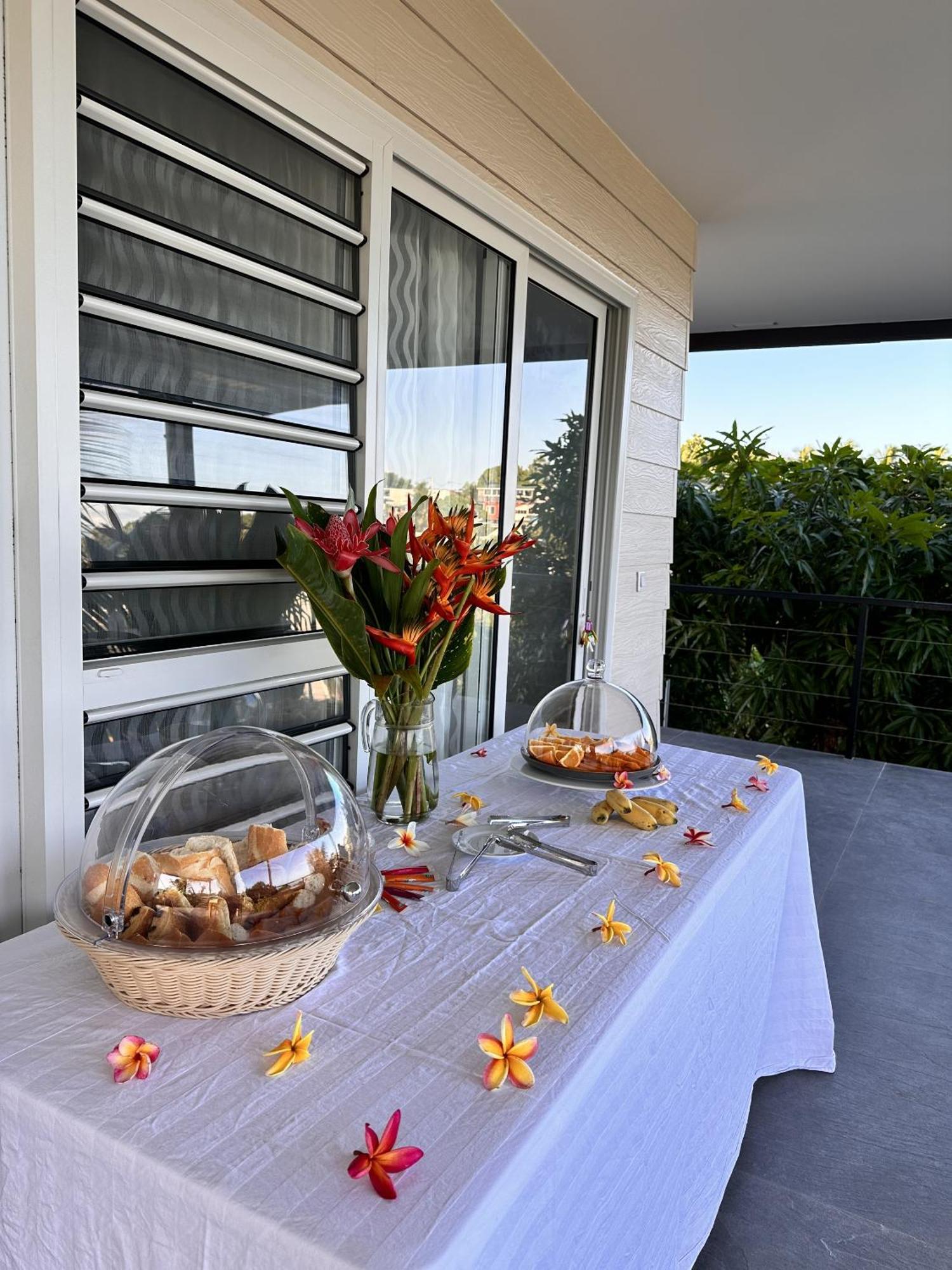 Ononui Lodge Airport, Ocean-View, Private Bathroom And Balcony, Free Wifi And Parking, On-Site Car Rental Faaa Exteriör bild