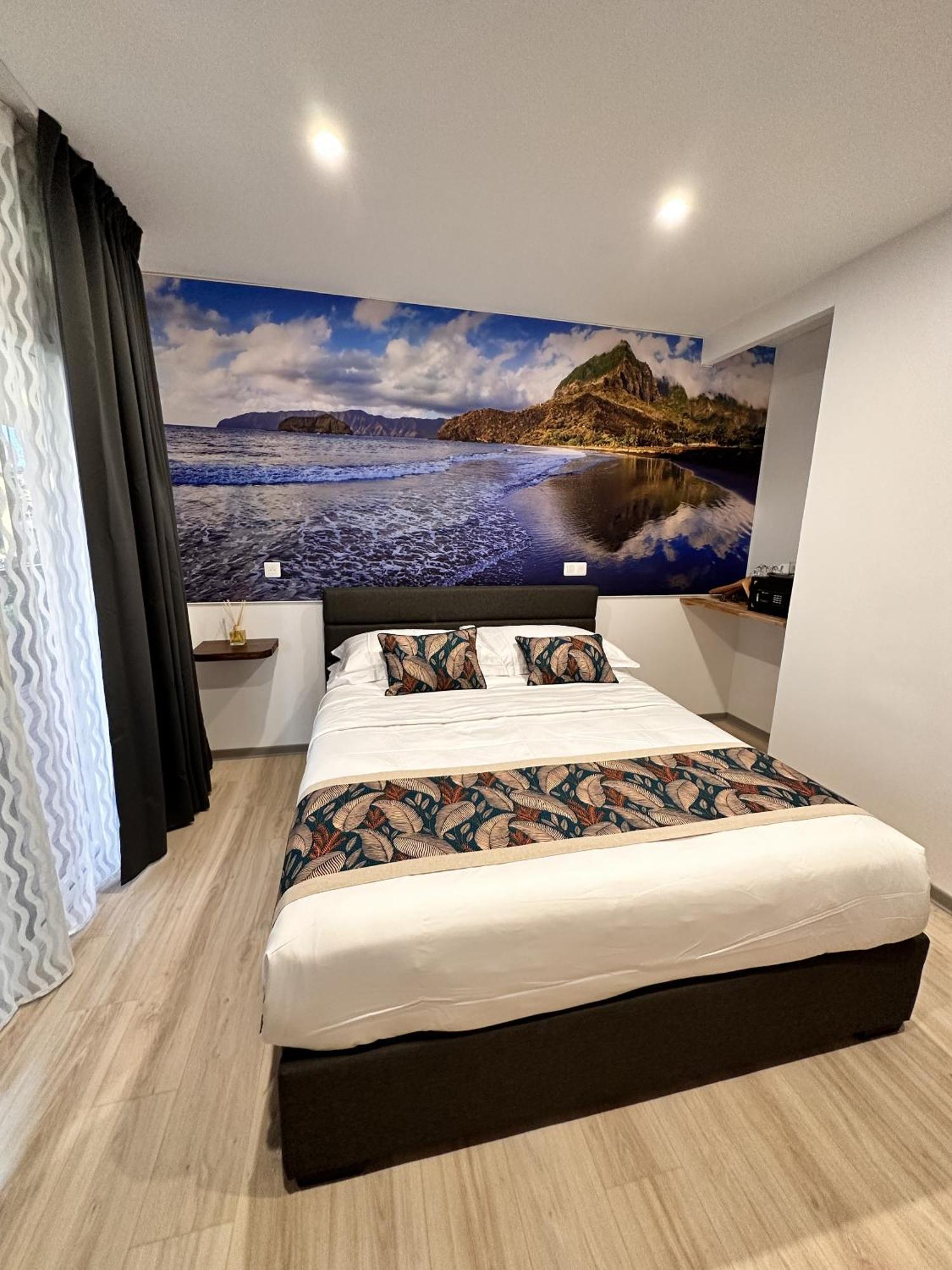Ononui Lodge Airport, Ocean-View, Private Bathroom And Balcony, Free Wifi And Parking, On-Site Car Rental Faaa Exteriör bild