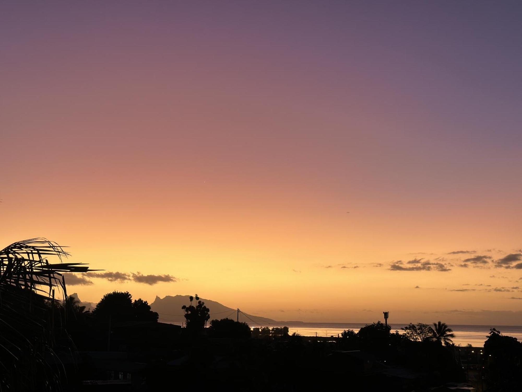 Ononui Lodge Airport, Ocean-View, Private Bathroom And Balcony, Free Wifi And Parking, On-Site Car Rental Faaa Exteriör bild
