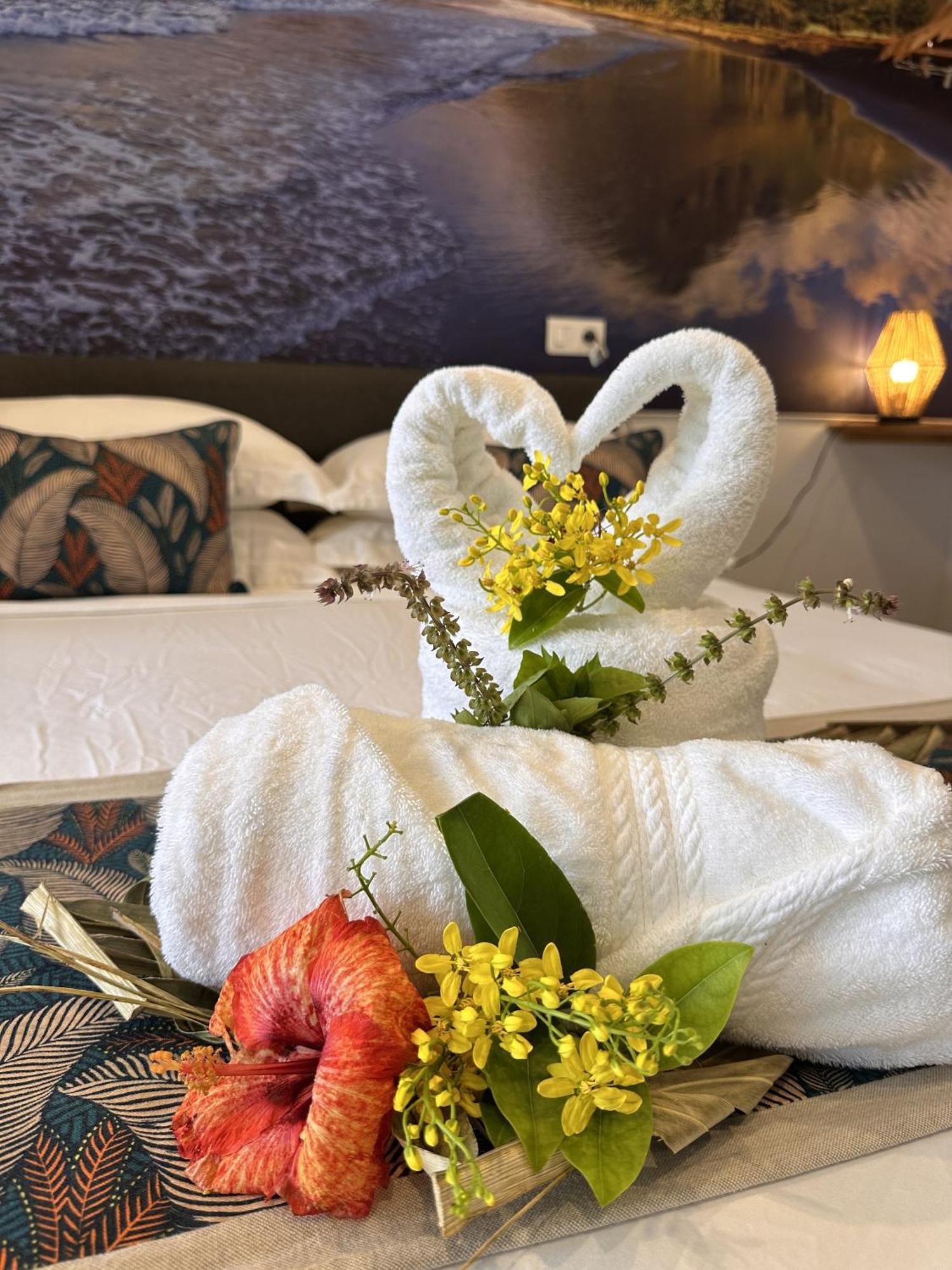 Ononui Lodge Airport, Ocean-View, Private Bathroom And Balcony, Free Wifi And Parking, On-Site Car Rental Faaa Exteriör bild