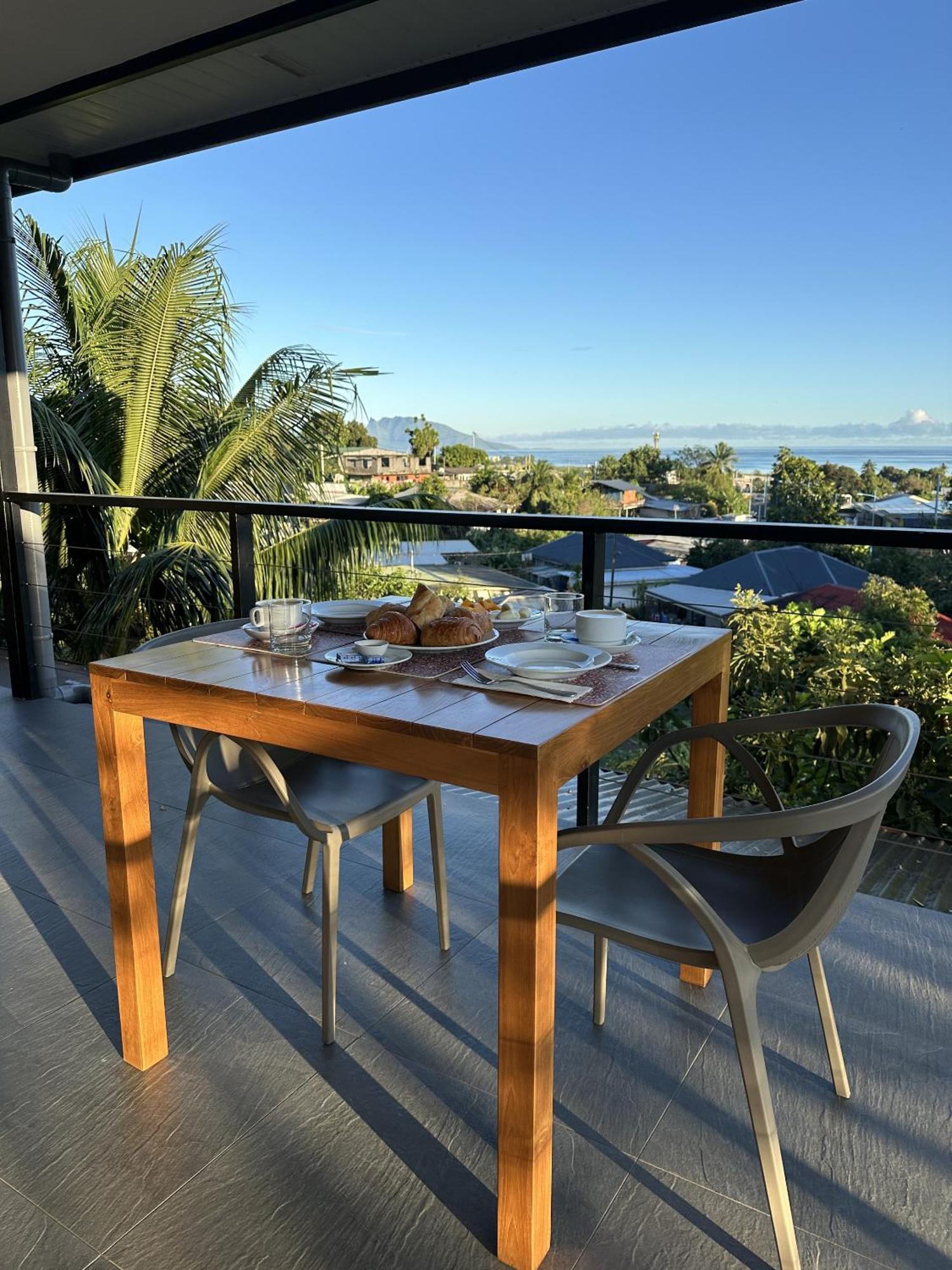 Ononui Lodge Airport, Ocean-View, Private Bathroom And Balcony, Free Wifi And Parking, On-Site Car Rental Faaa Exteriör bild