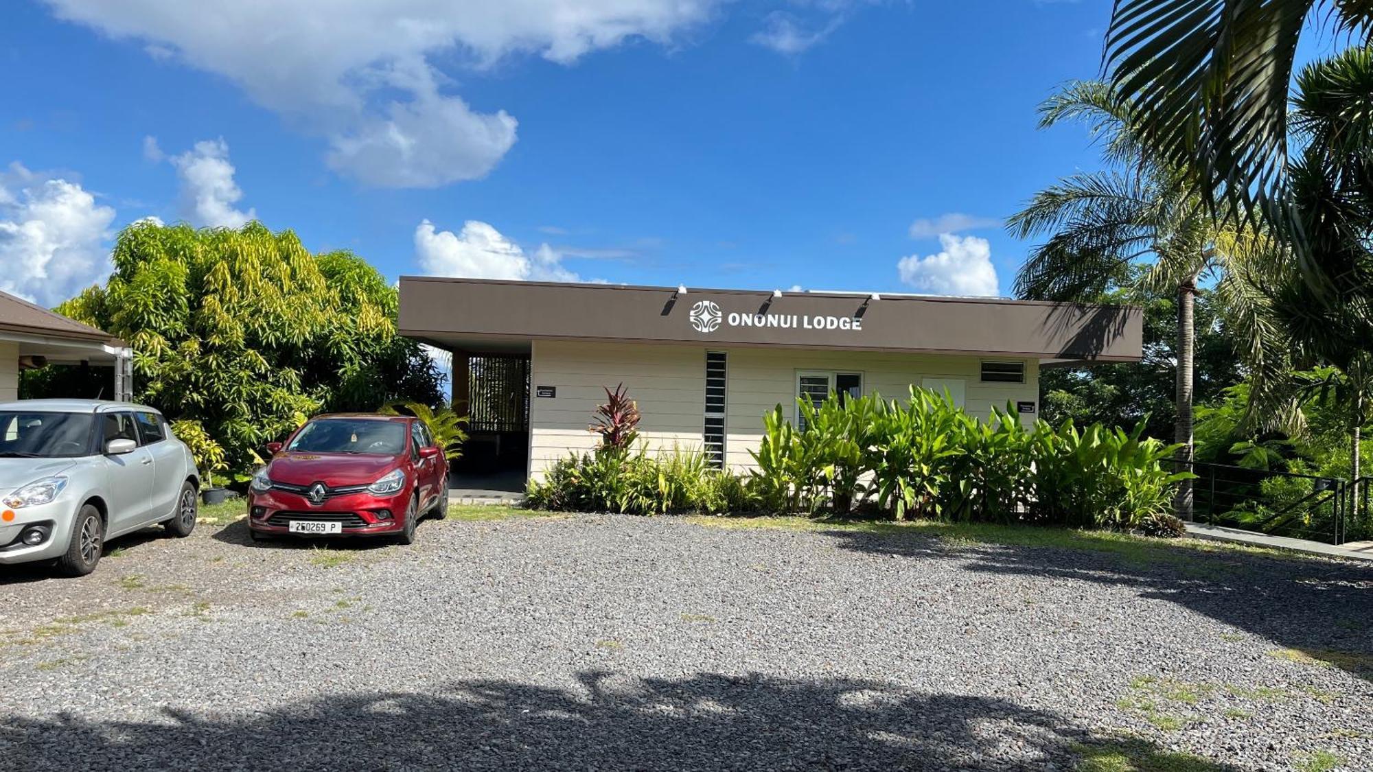 Ononui Lodge Airport, Ocean-View, Private Bathroom And Balcony, Free Wifi And Parking, On-Site Car Rental Faaa Exteriör bild